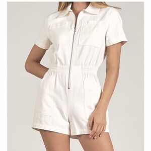 NWT Elan White Short Sleeve Zip Kelly Romper